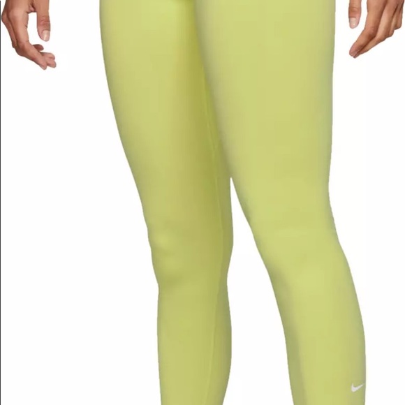 Women’s Nike Legging - Picture 2 of 5